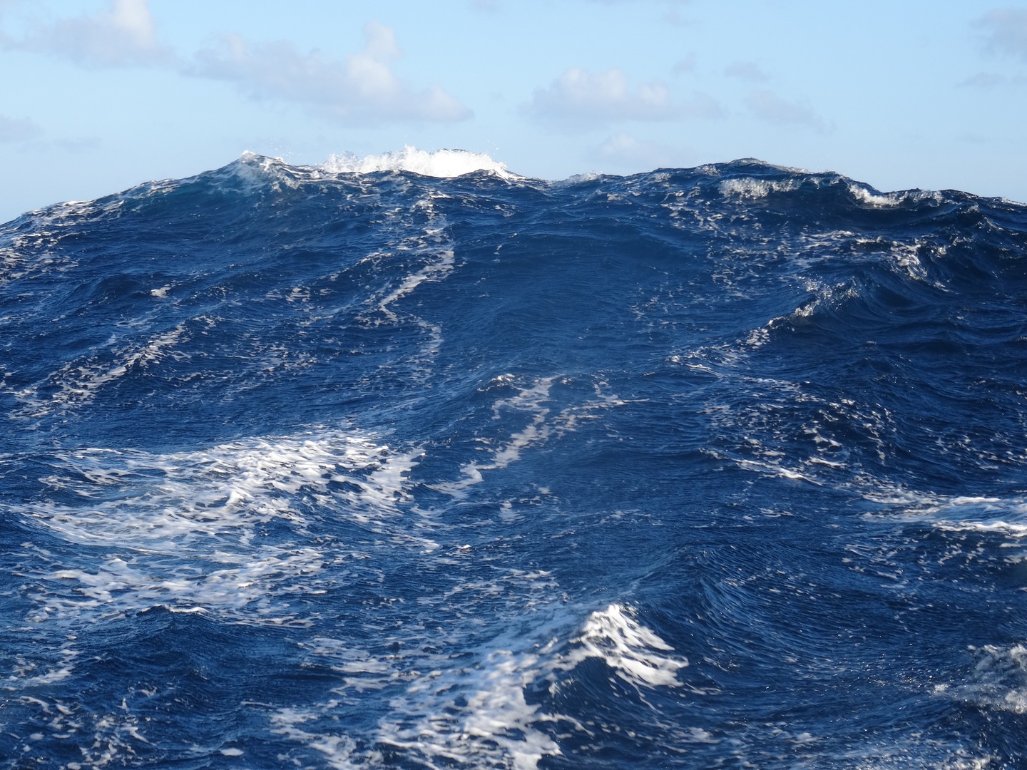 Welle in Portugal Welle_Yachtüberführung